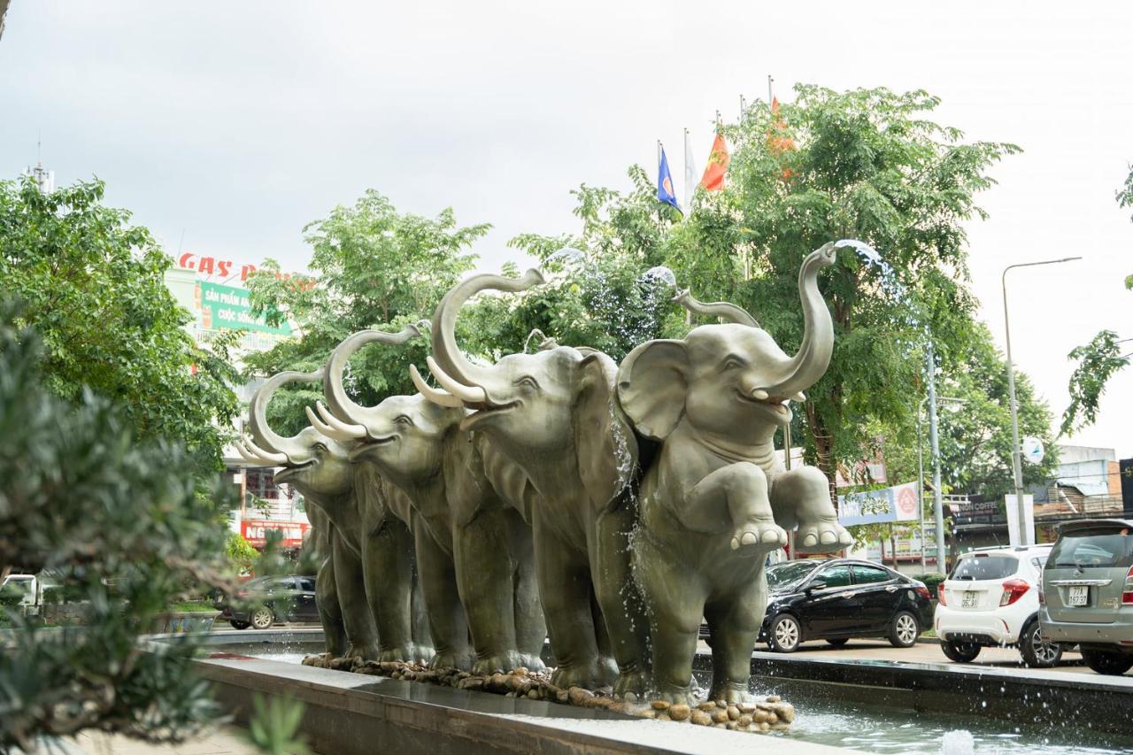 Elephants Hotel Buôn Ma Thuột Esterno foto