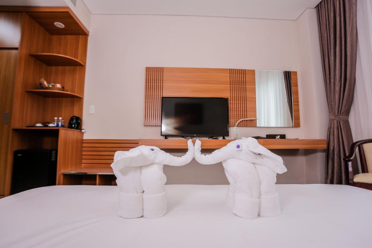 Elephants Hotel Buôn Ma Thuột Esterno foto